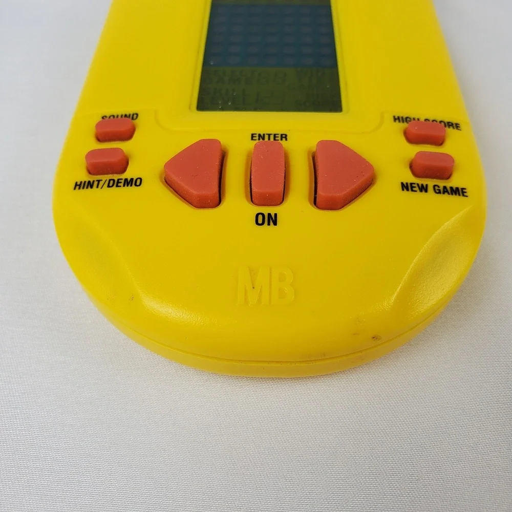 Vintage 1995 Milton Bradley Connect Four 4 Electronic Handheld Game WORKING